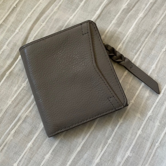 Fossil Wallet - Picture 1 of 4